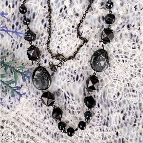 Vintage Marbled Lucite Beaded Necklace - Picture 3 of 6